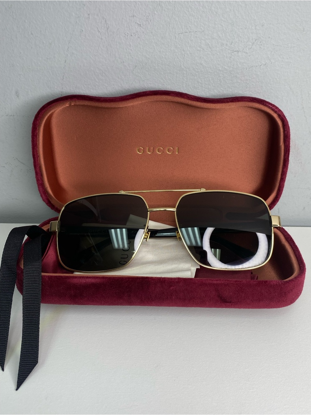 Gucci Black/Gold Men's GG059S NWOT Sunglasses - Picture 11 of 11